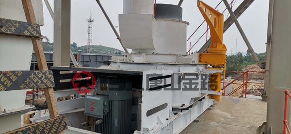 錘破、對(duì)輥破、立軸沖擊破三種制砂設(shè)備優(yōu)劣對(duì)比