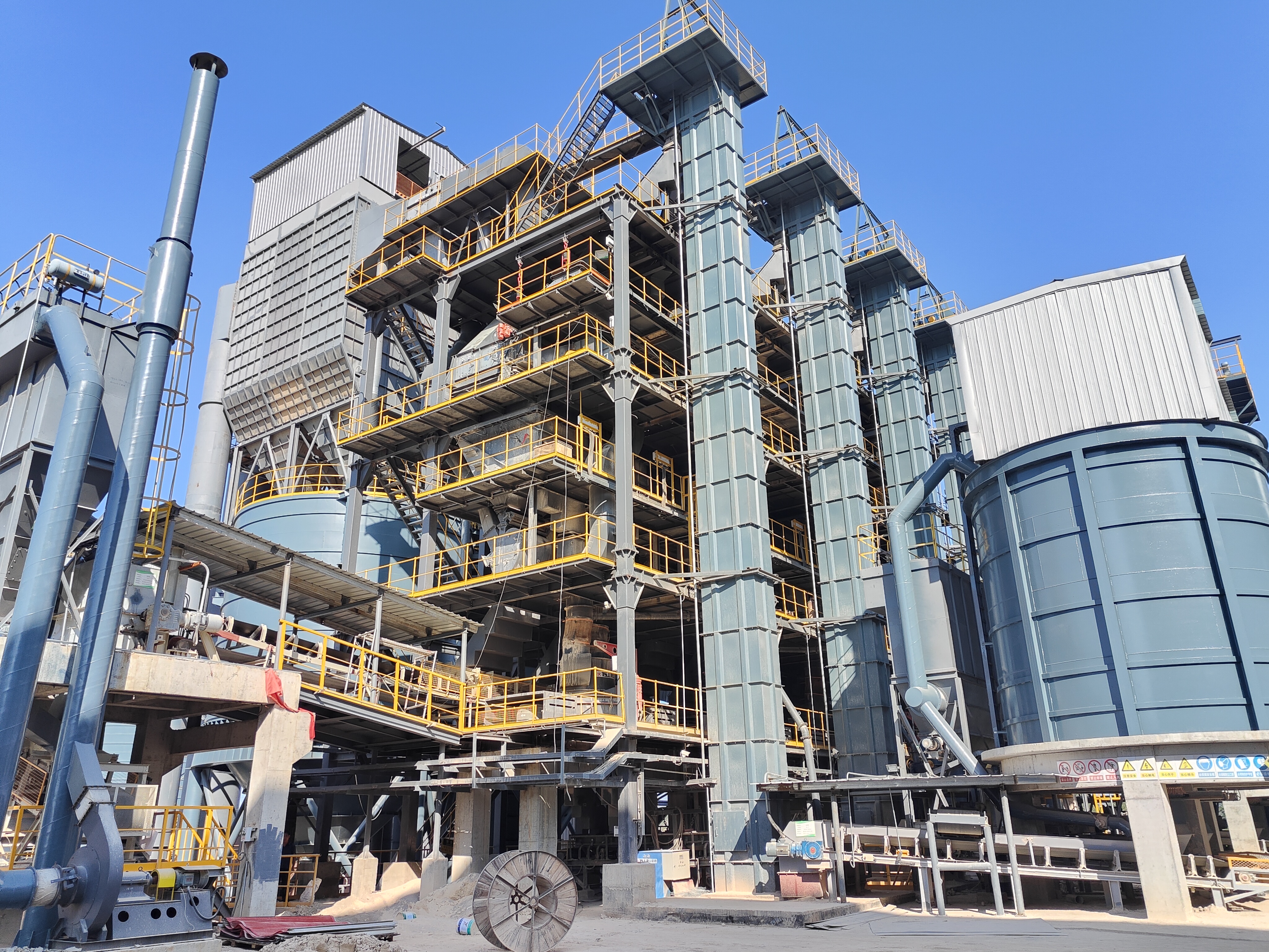 砂石廠選擇干法制砂樓，優(yōu)勢與便捷全解析