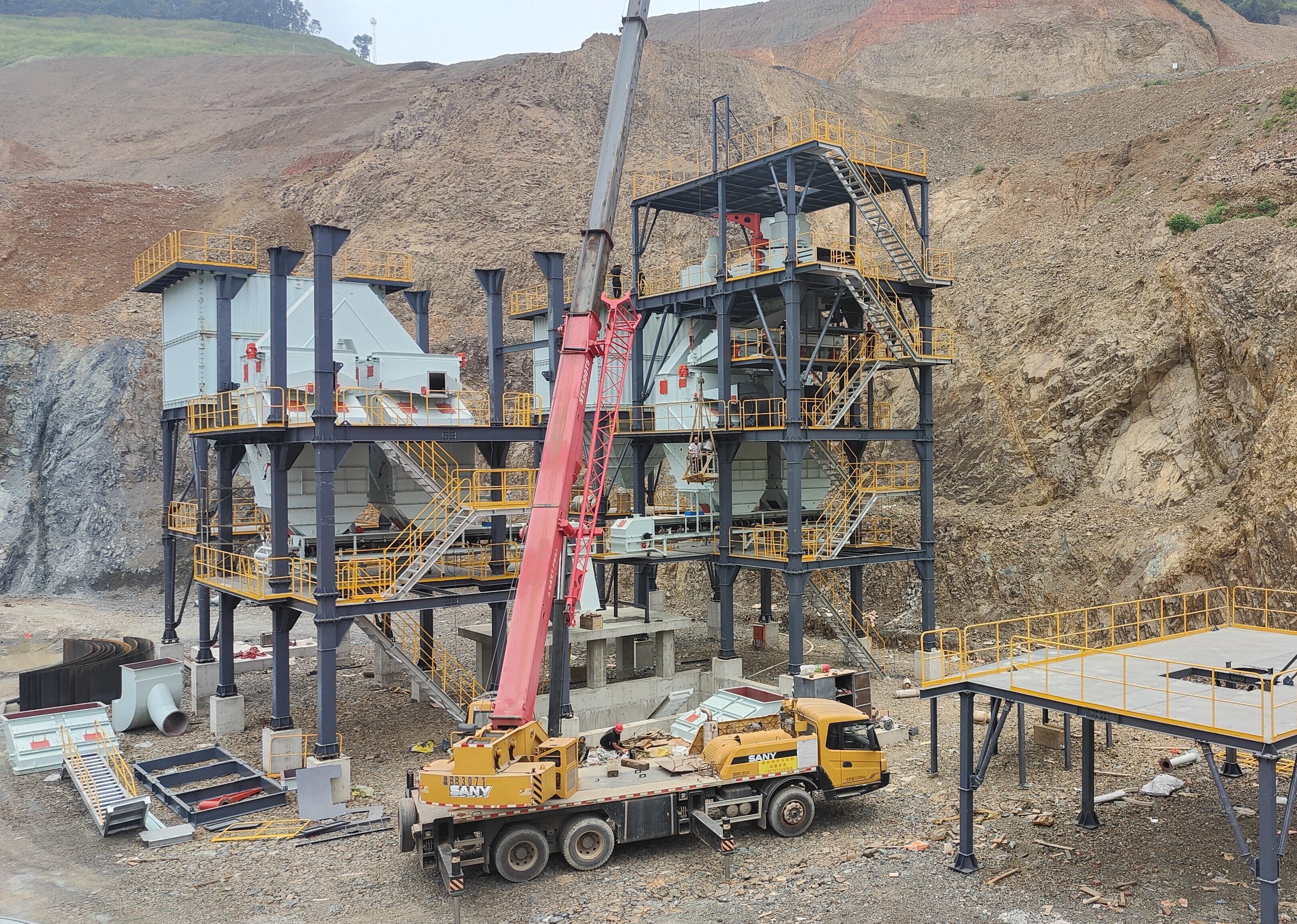 突破行業(yè)瓶頸！新型干法制砂樓實現配比可調、含粉率可控 引領綠色制砂新變革